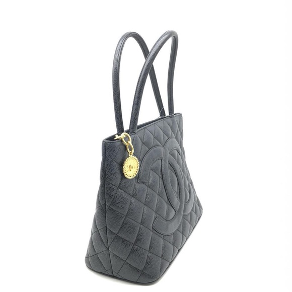 CHANEL Caviar Medallion Tote Bag with Hologram- AUTHENTIC 100% - Picture 3 of 9